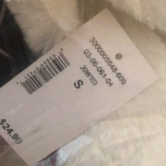 Cable Knit Slippers - Picture 5 of 6